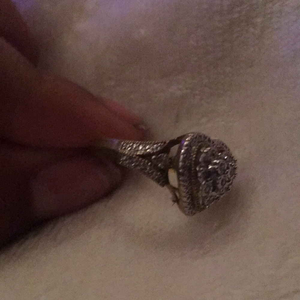 Ring - Picture 2 of 3